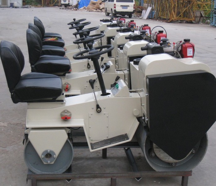 印度客戶來(lái)訪，并訂購(gòu)FYL-850座駕壓路機(jī)