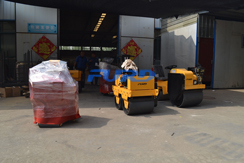 福瑞得機械手扶雙輪壓路機，手扶單輪壓路機，座駕壓路機及時包裝發(fā)貨